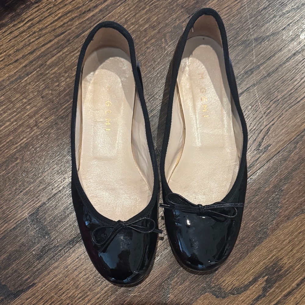FINAL DAY!! Chic M Gemi Black Ballet Flats